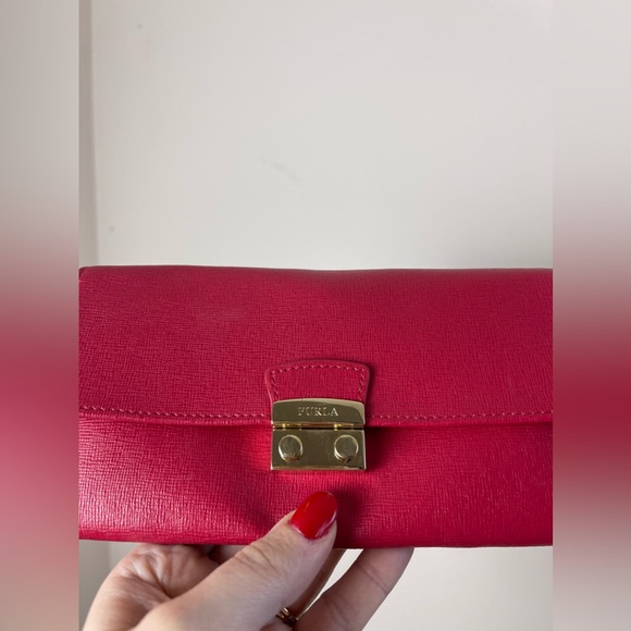 GUC Red FURLA Coated Leather Wallet Long - Picture 2 of 9